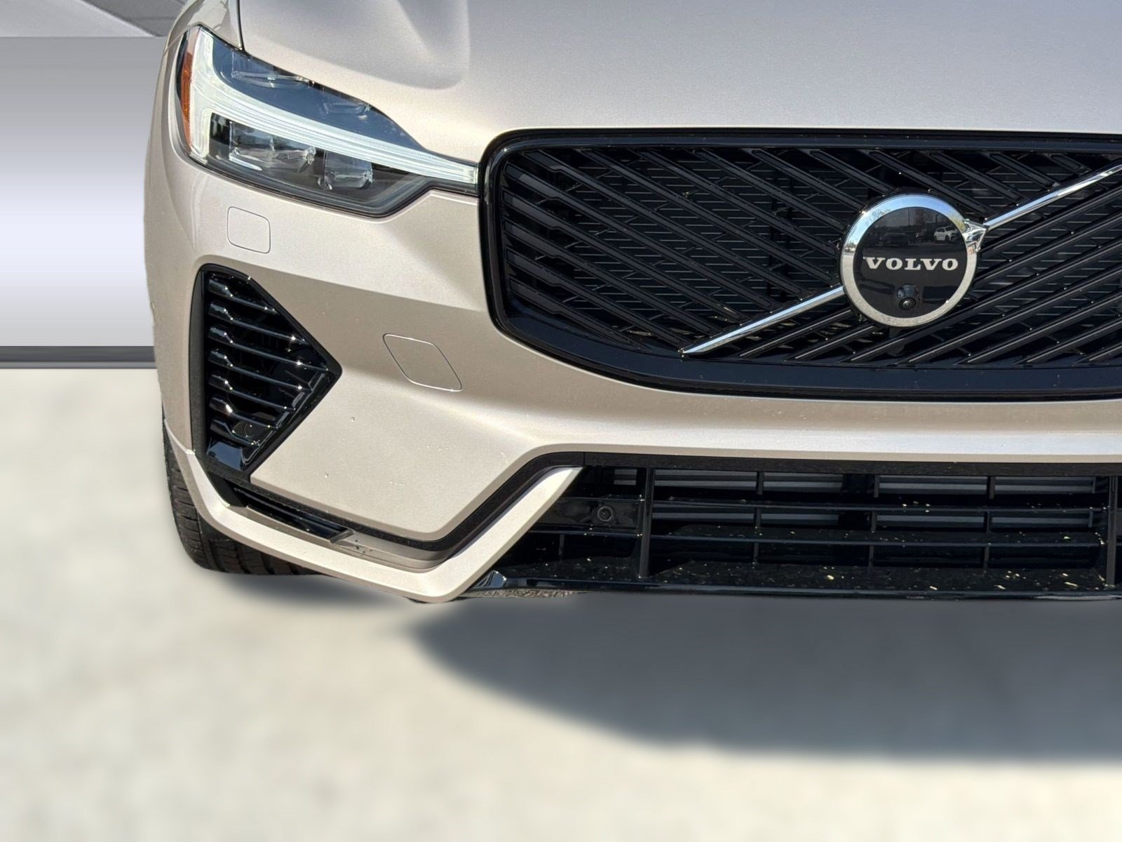 New 2026 Volvo XC60 T8 Plus w/ Climate Package AWD/4WD image 11