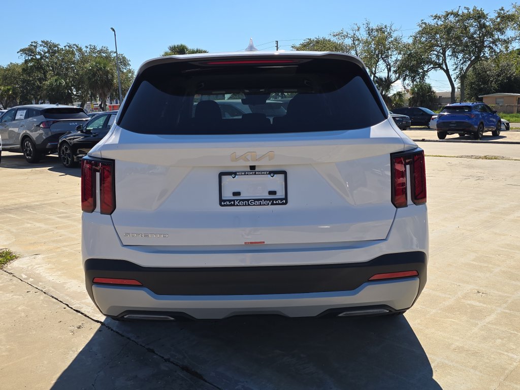 New 2026 Kia Sorento LX FWD image 8