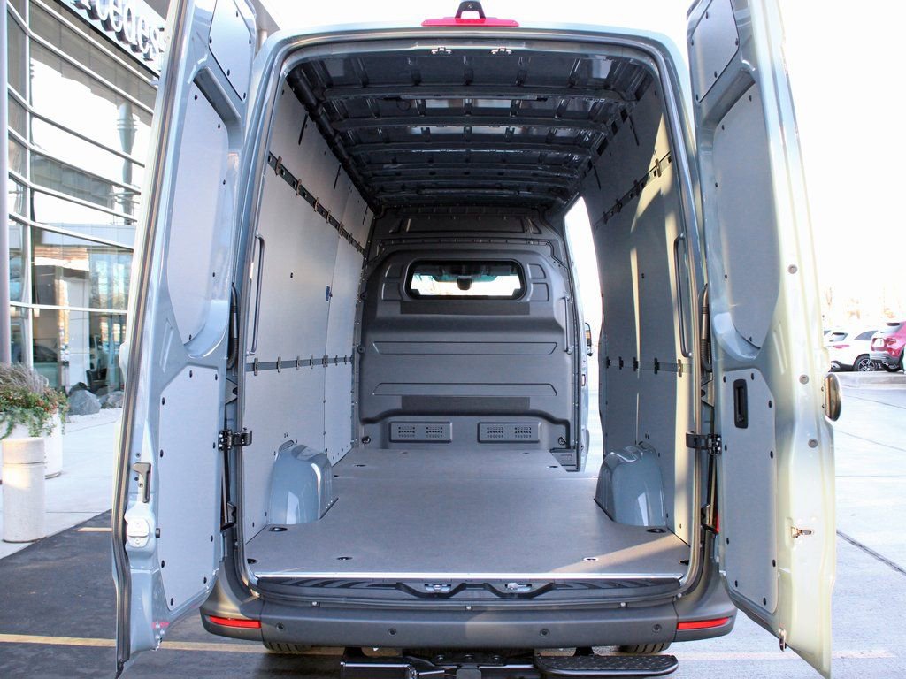 Used 2026 Mercedes-Benz Sprinter 2500 image 5