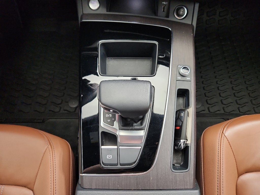 Used 2023 Audi Q5 2.0T Premium w/ Convenience Package image 27