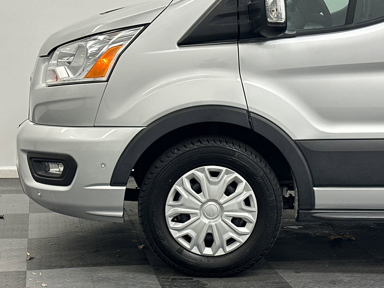 Used 2022 Ford Transit 350 XLT image 4