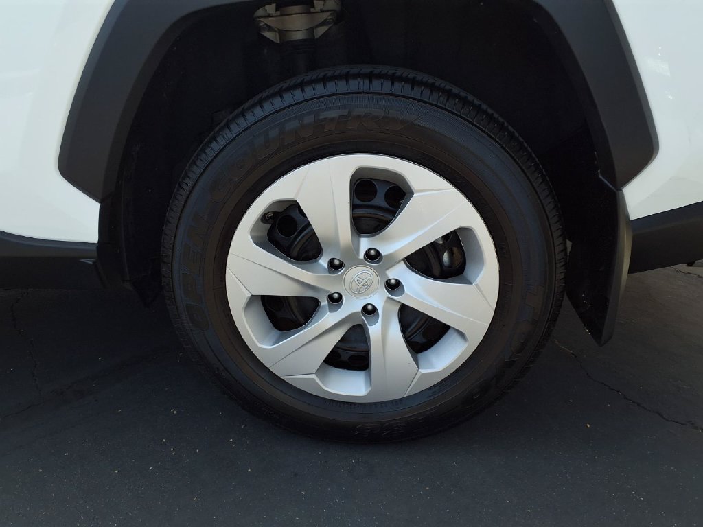 Certified 2024 Toyota RAV4 LE FWD image 4