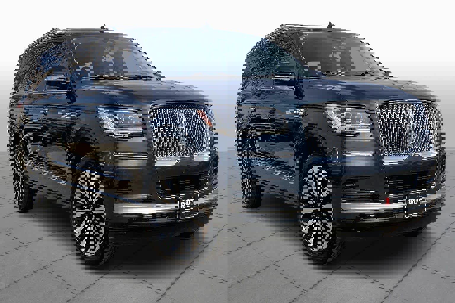 Certified 2024 Lincoln Navigator L Reserve image 2