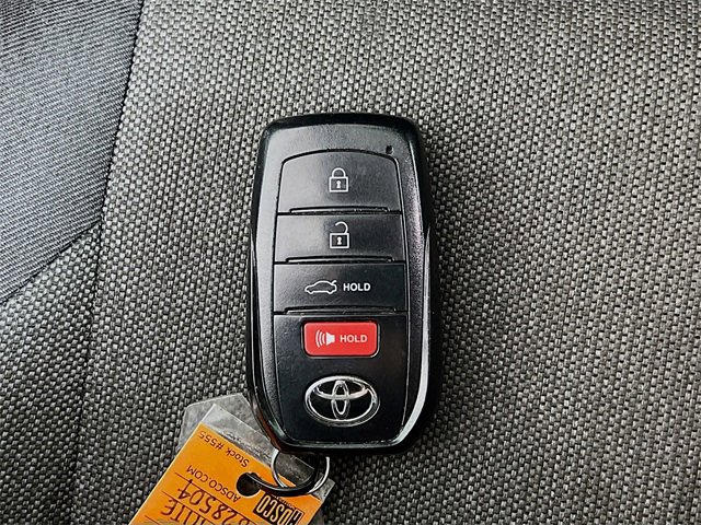 Used 2025 Toyota Camry LE image 28