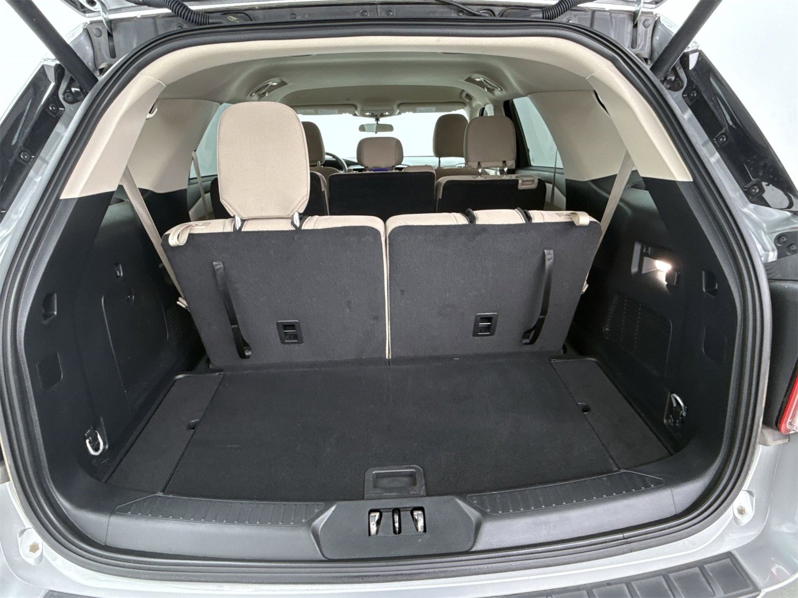 Used 2023 Ford Explorer XLT w/ Class IV Trailer Tow Package image 39