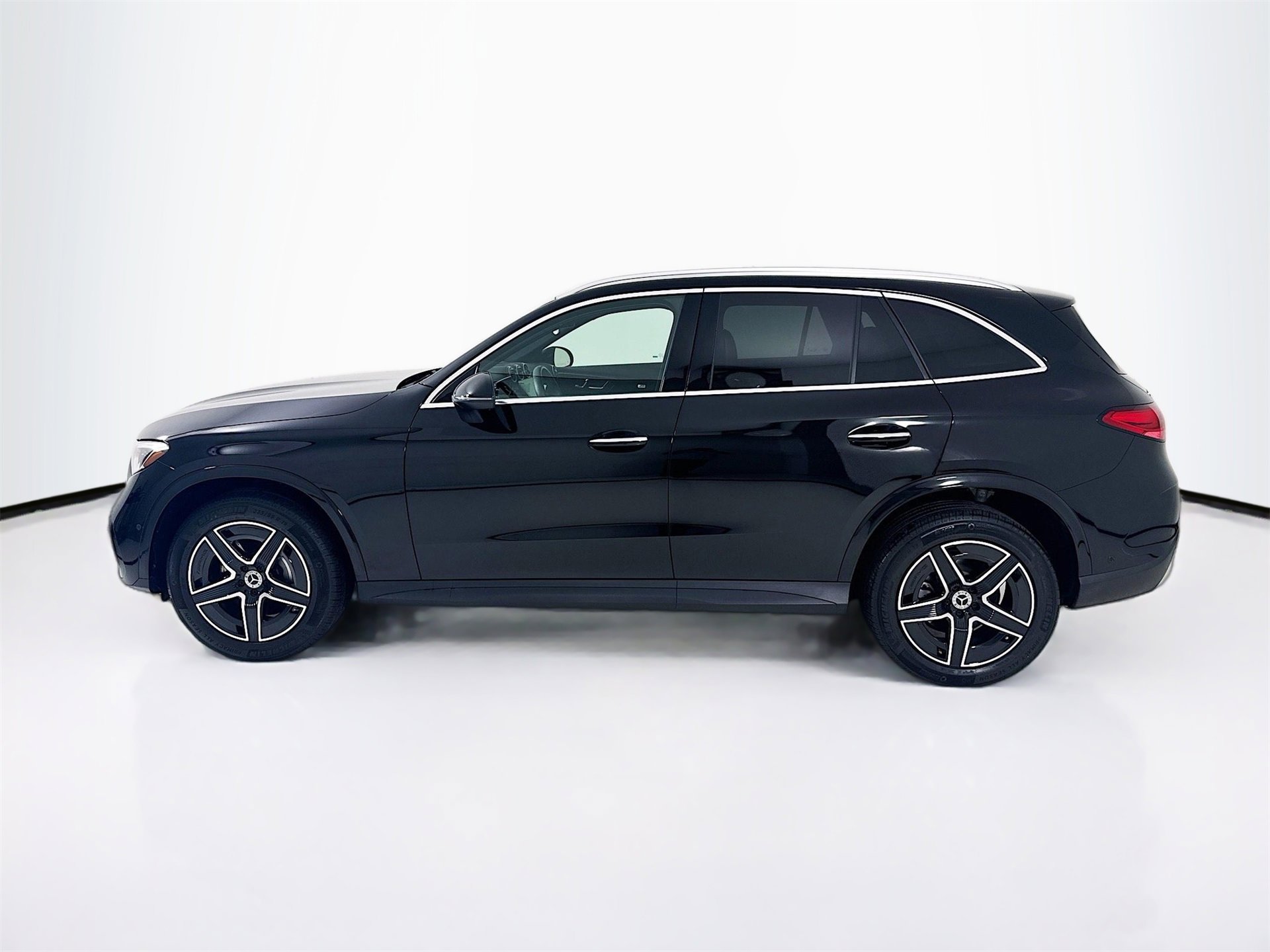 Used 2025 Mercedes-Benz GLC 300 image 5