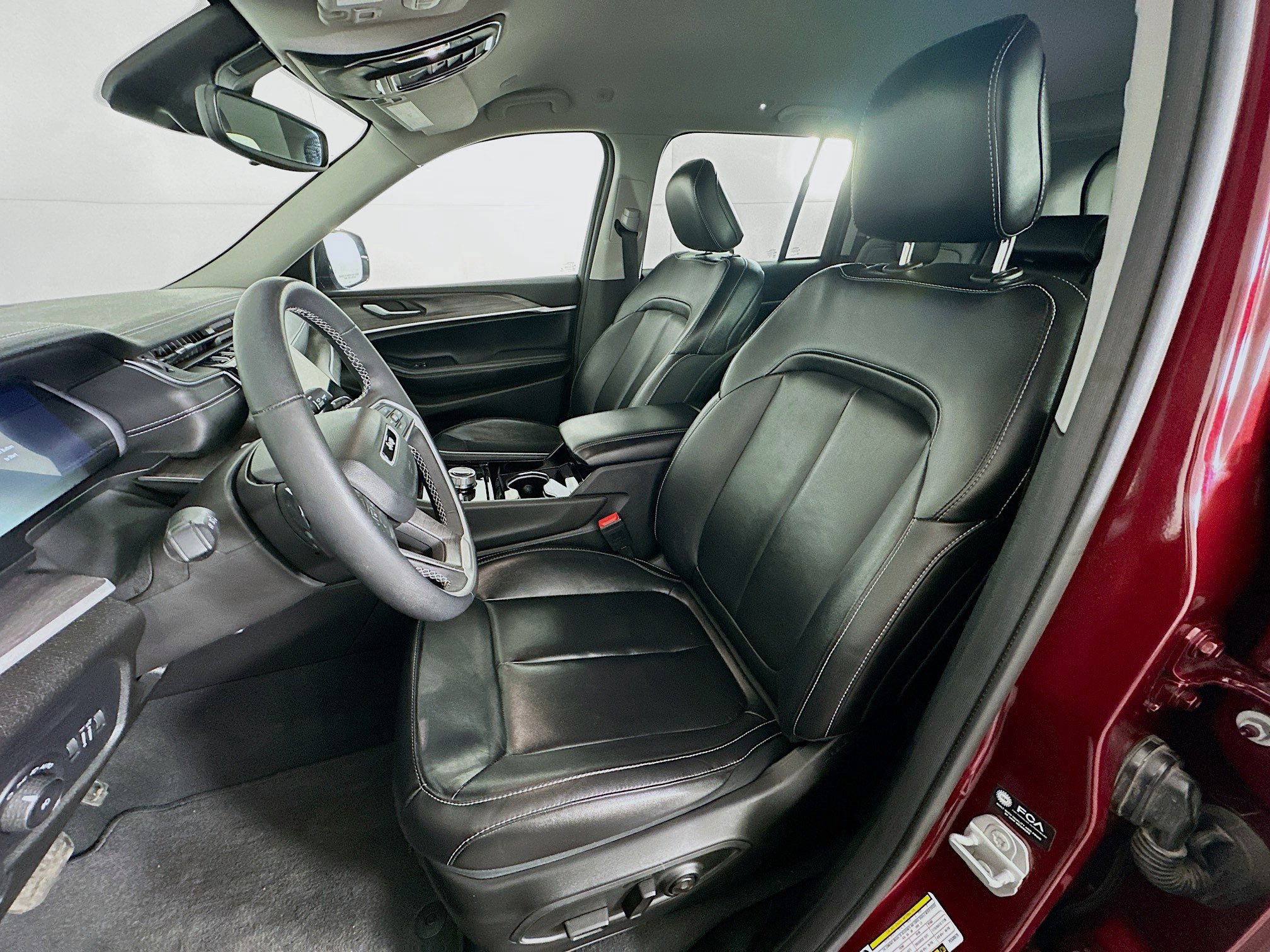 Used 2023 Jeep Grand Cherokee Limited image 13