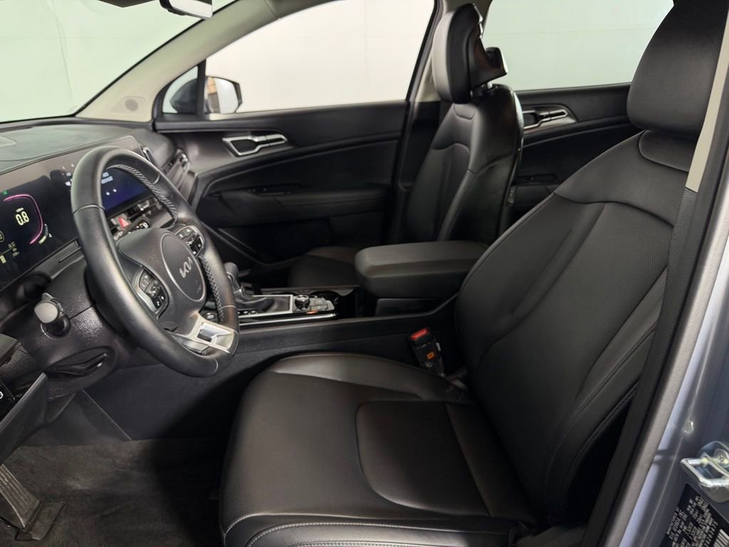 Used 2025 Kia Sportage EX image 22