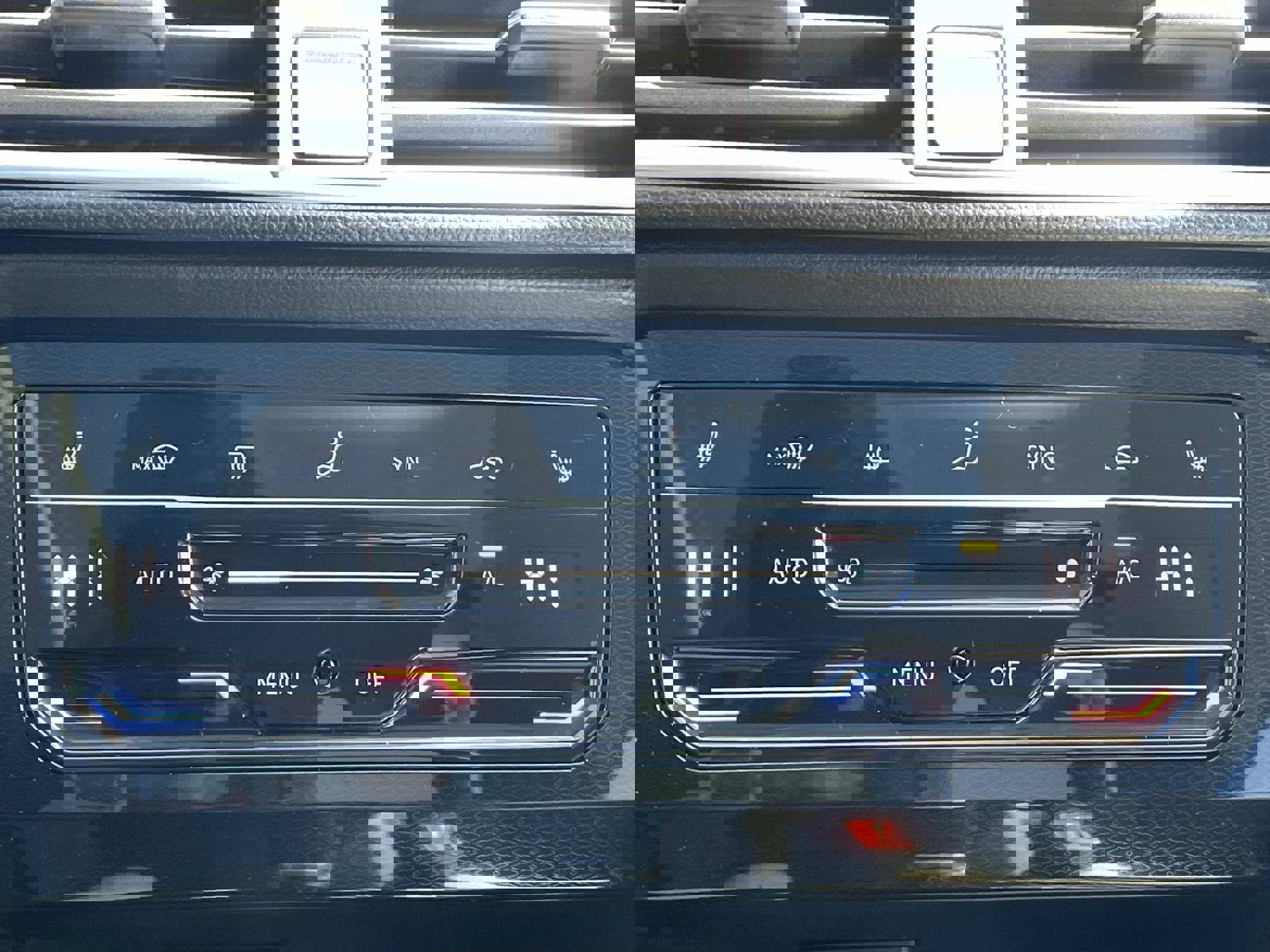 Certified 2025 Volkswagen Taos SE w/ Panoramic Sunroof Package FWD image 28