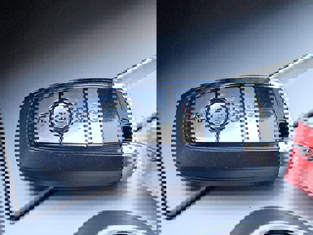 Used 2023 Ford Explorer XLT image 31