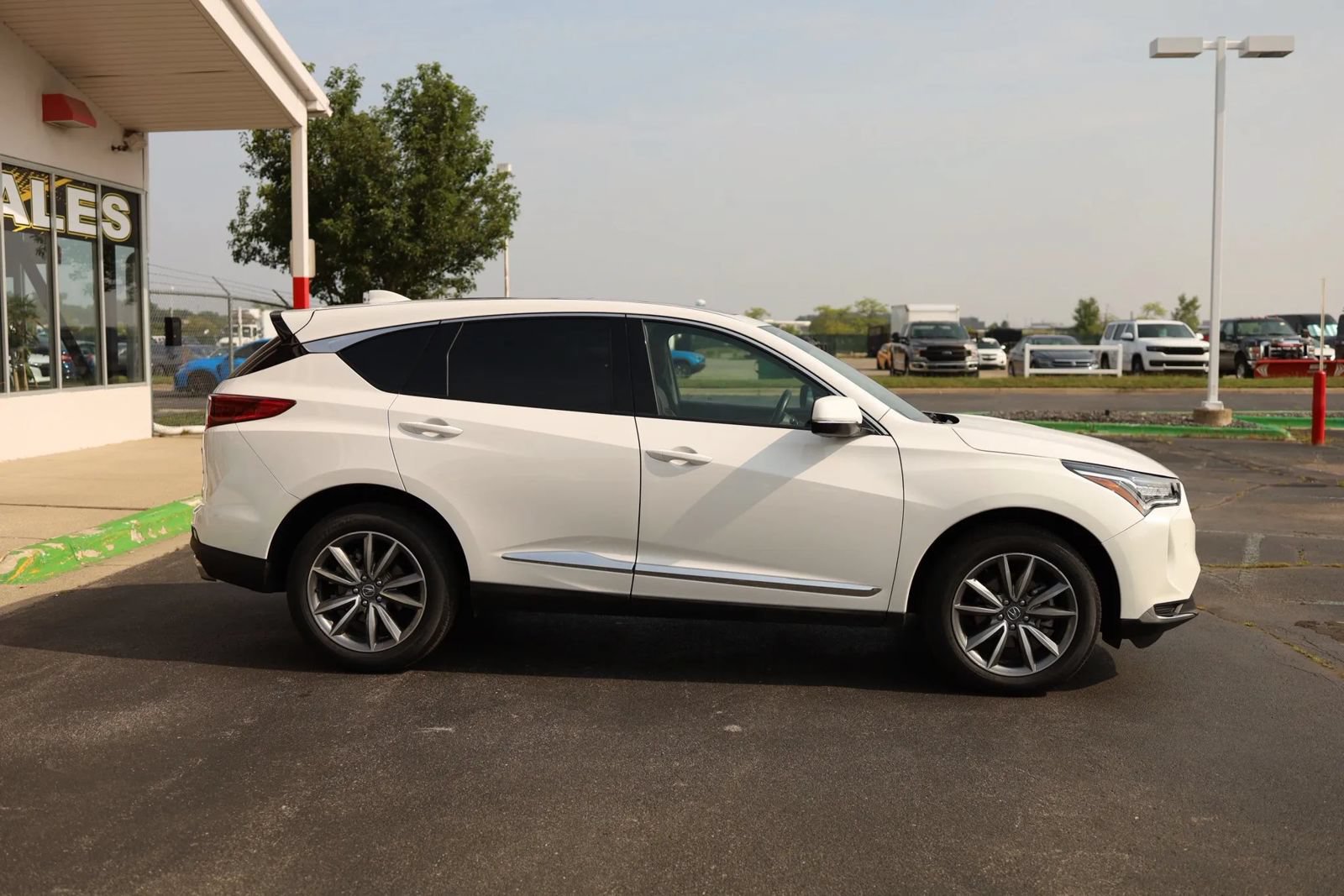 Used 2023 Acura RDX w/ Technology Package AWD/4WD image 4