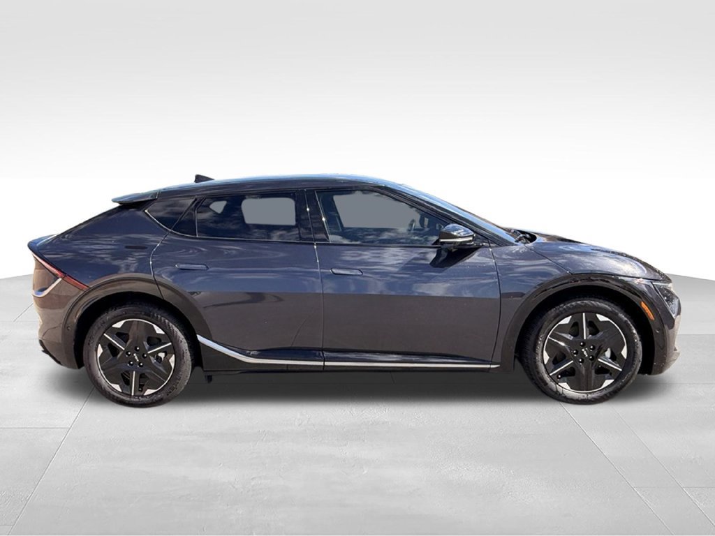 Used 2025 Kia EV6 Wind RWD image 6