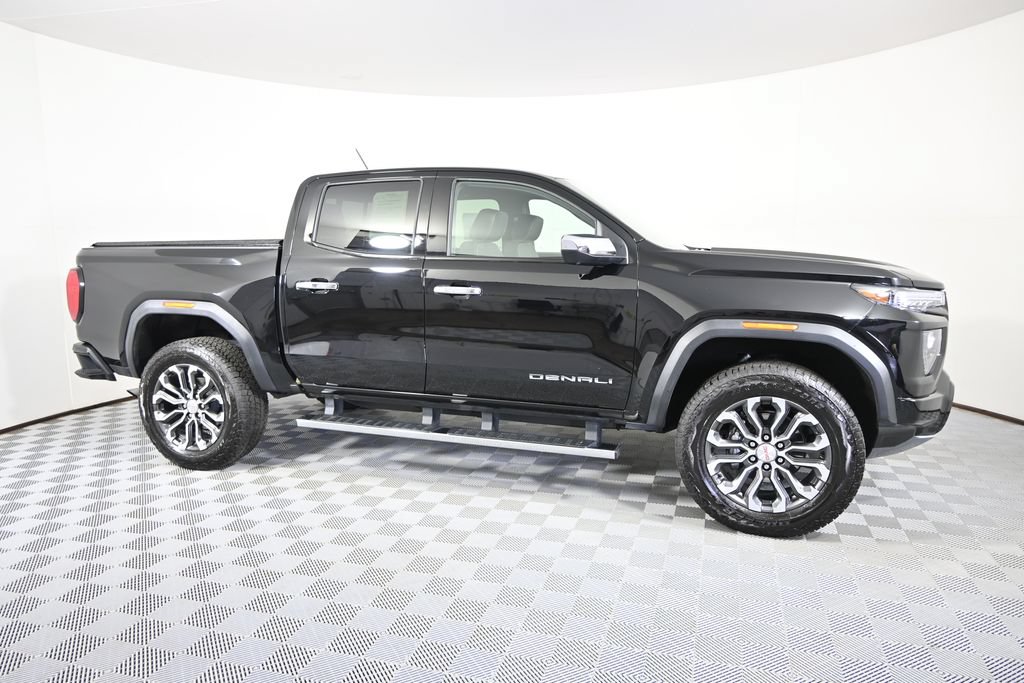 Used 2026 GMC Canyon Denali AWD/4WD image 9