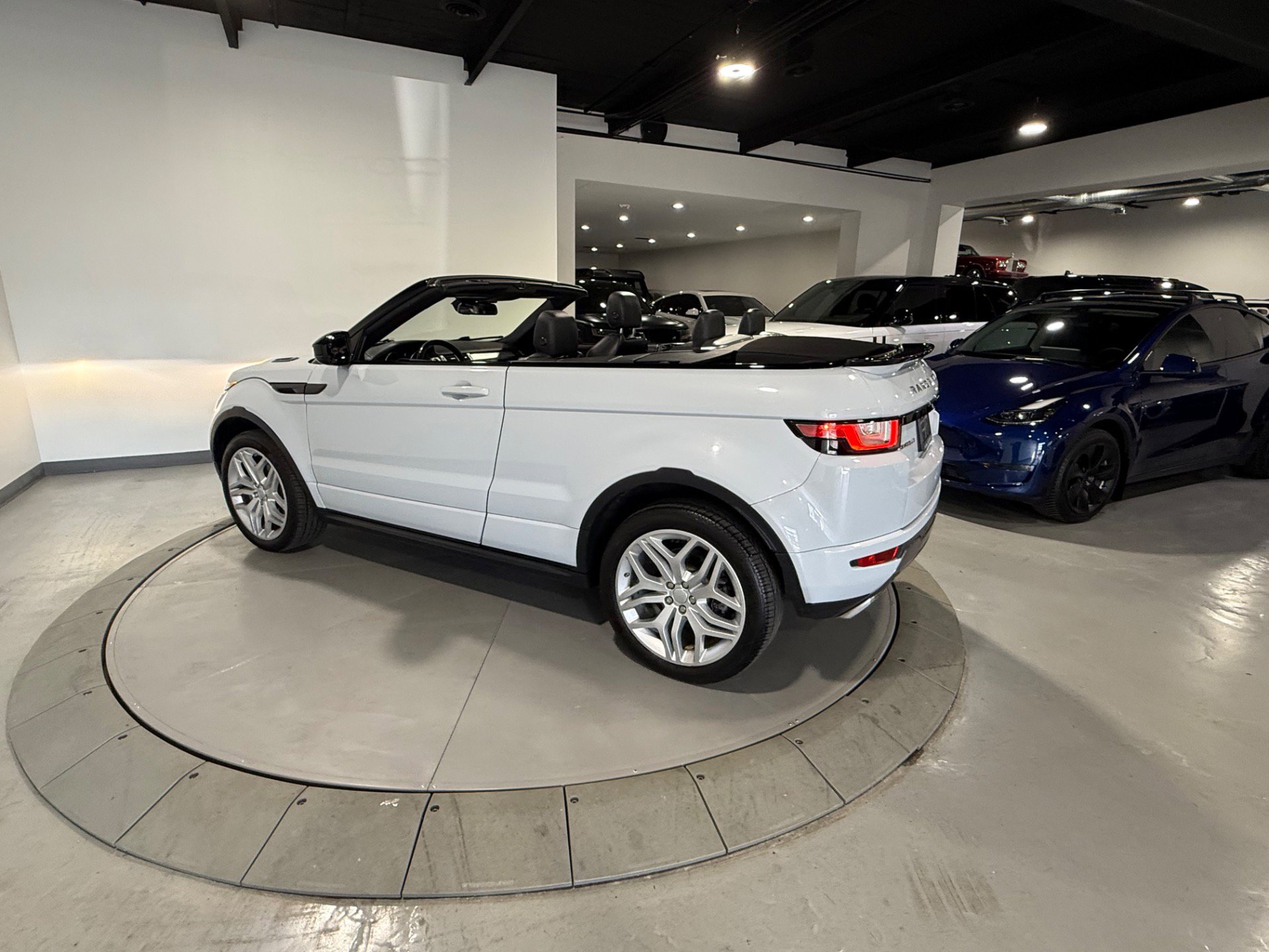 Used 2017 Land Rover Range Rover Evoque HSE Dynamic image 11