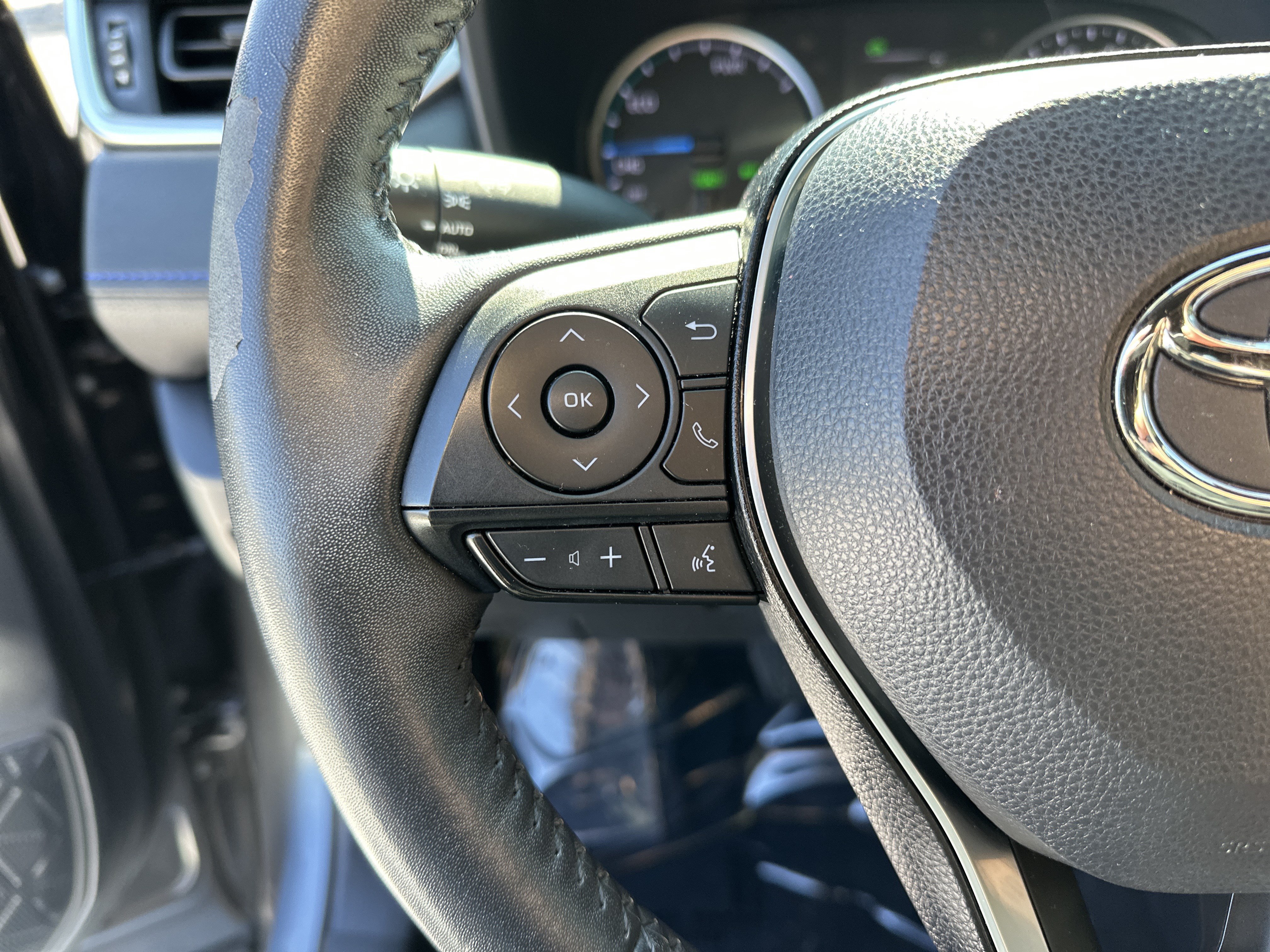 Used 2022 Toyota RAV4 SE w/ SE Grade Weather Package AWD/4WD image 19