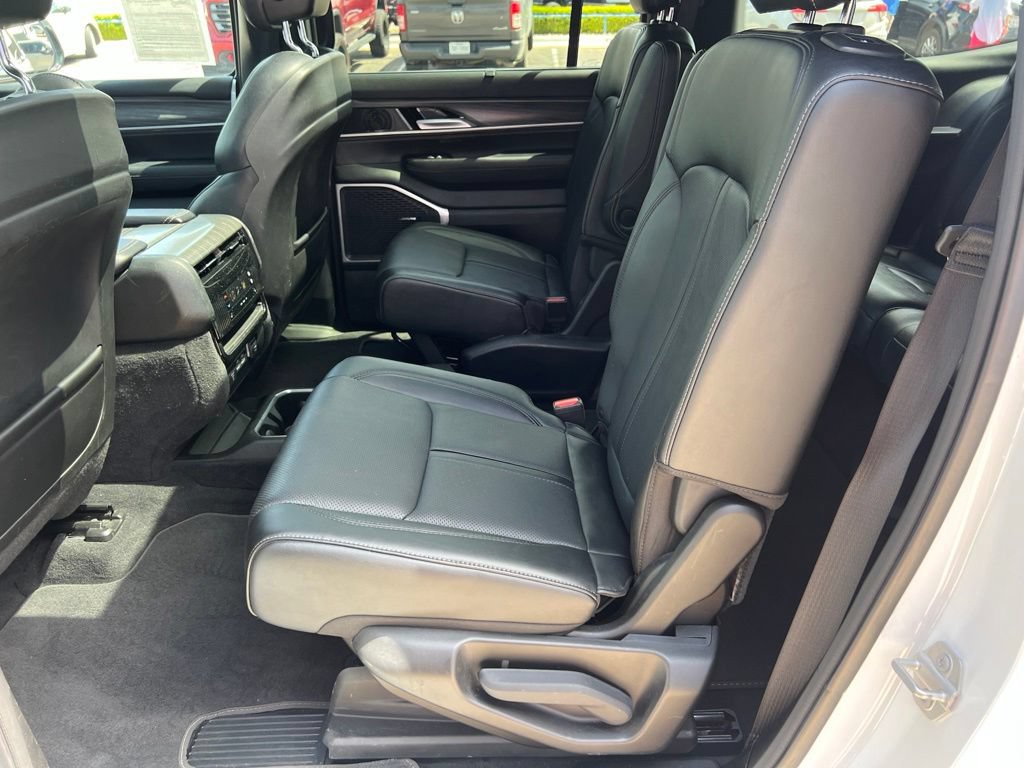 Used 2023 Jeep Wagoneer Series II w/ Premium Group I RWD image 19