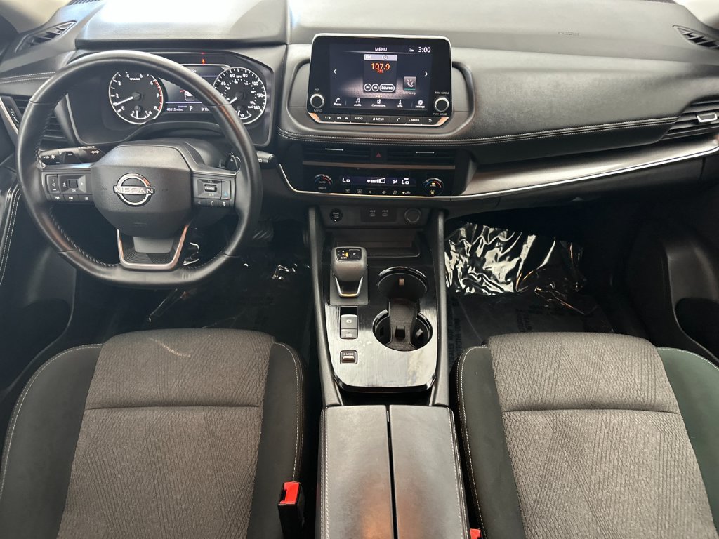Used 2025 Nissan Rogue SV FWD image 12