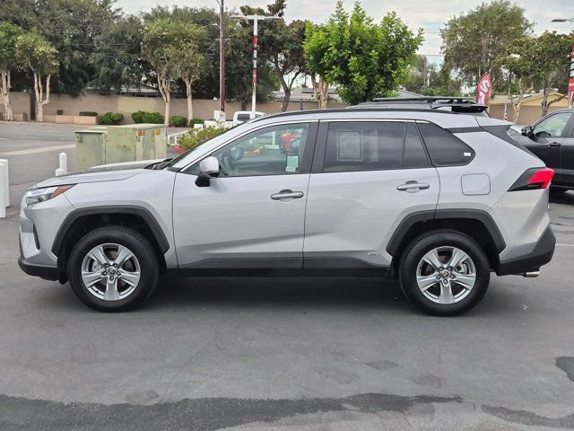 Used 2025 Toyota RAV4 XLE AWD/4WD image 12