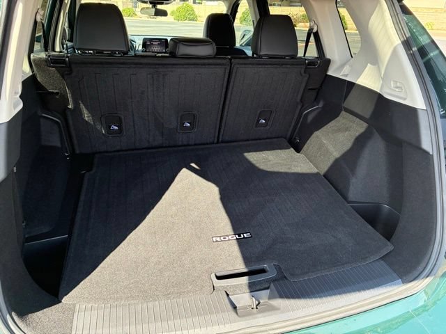 Certified 2026 Nissan Rogue Dark Armor FWD image 18