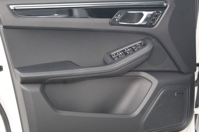 New 2025 Porsche Macan S image 21