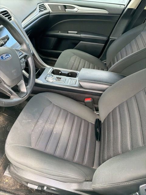 Used 2019 Ford Fusion SE FWD image 20