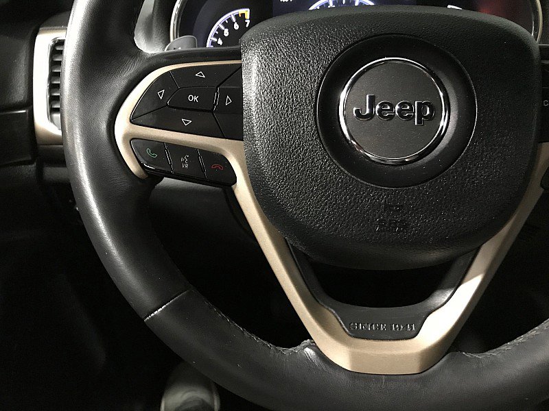 Used 2014 Jeep Grand Cherokee Laredo w/ 18" Wheel & 8.4" Radio Group AWD/4WD image 24