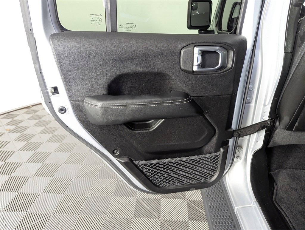 Used 2022 Jeep Wrangler Unlimited Sahara image 28