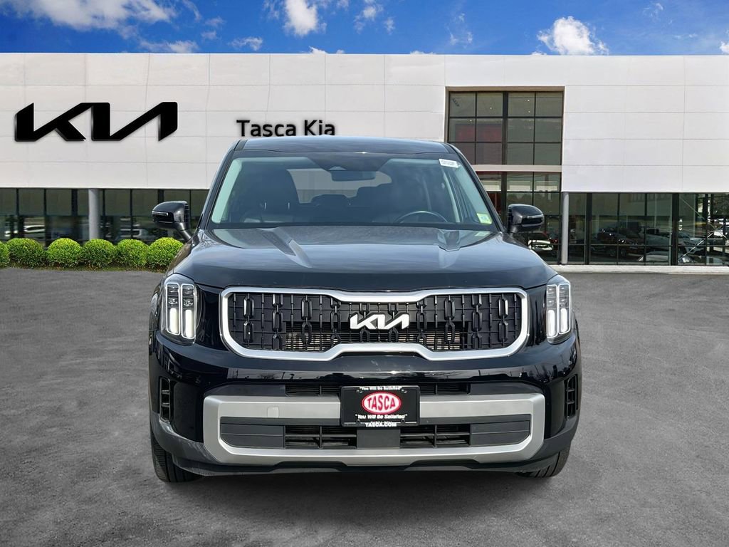 Used 2023 Kia Telluride LX FWD image 2