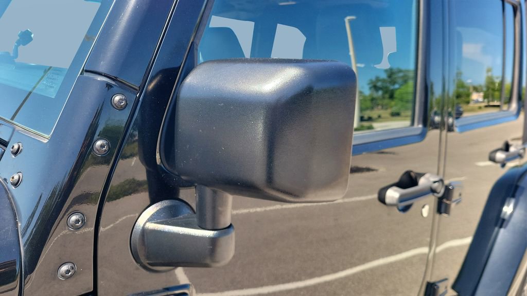 Used 2016 Jeep Wrangler Unlimited Rubicon AWD/4WD image 25