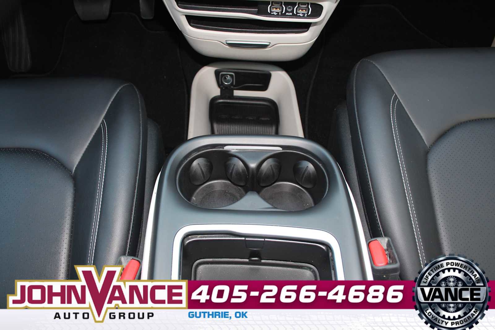 Used 2024 Chrysler Pacifica Touring-L image 26