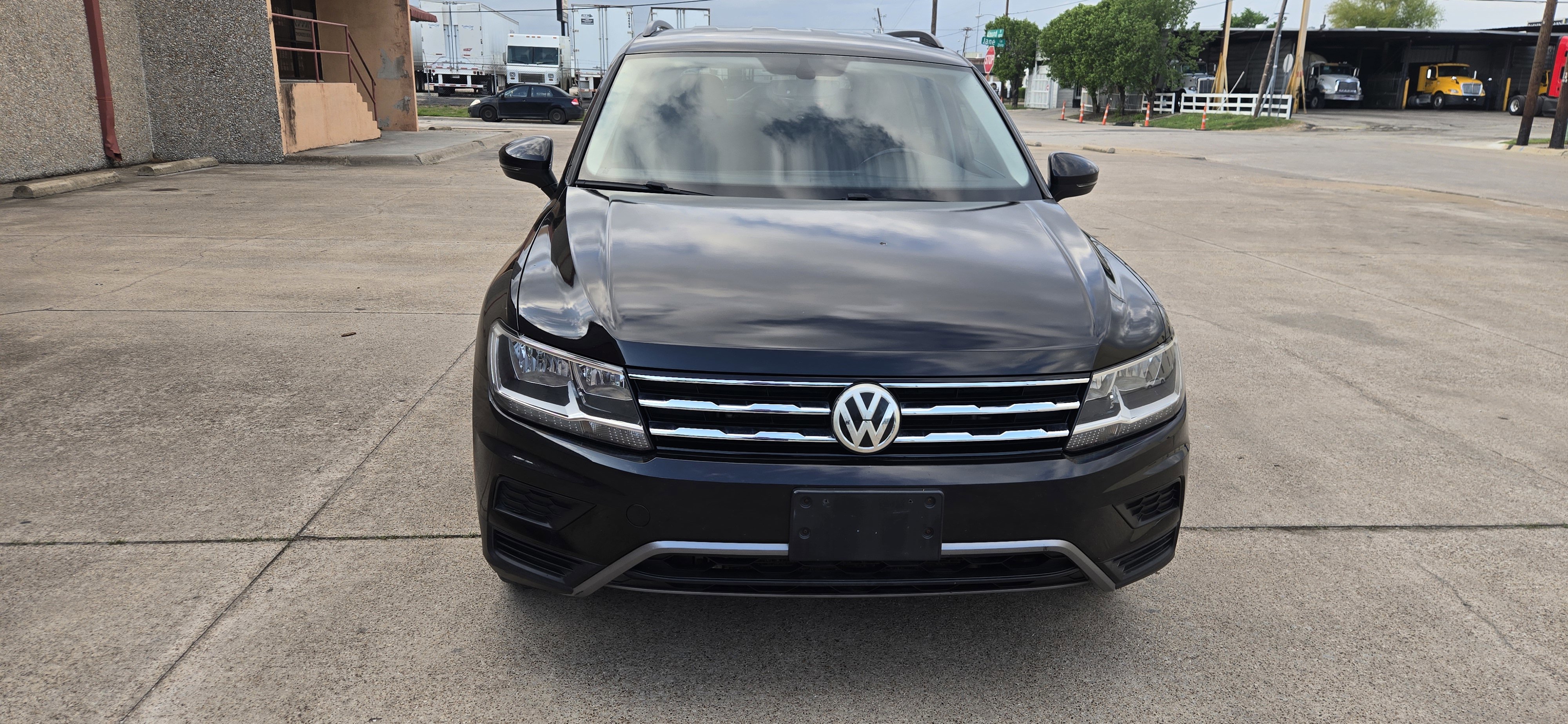 Used 2018 Volkswagen Tiguan SEL image 13