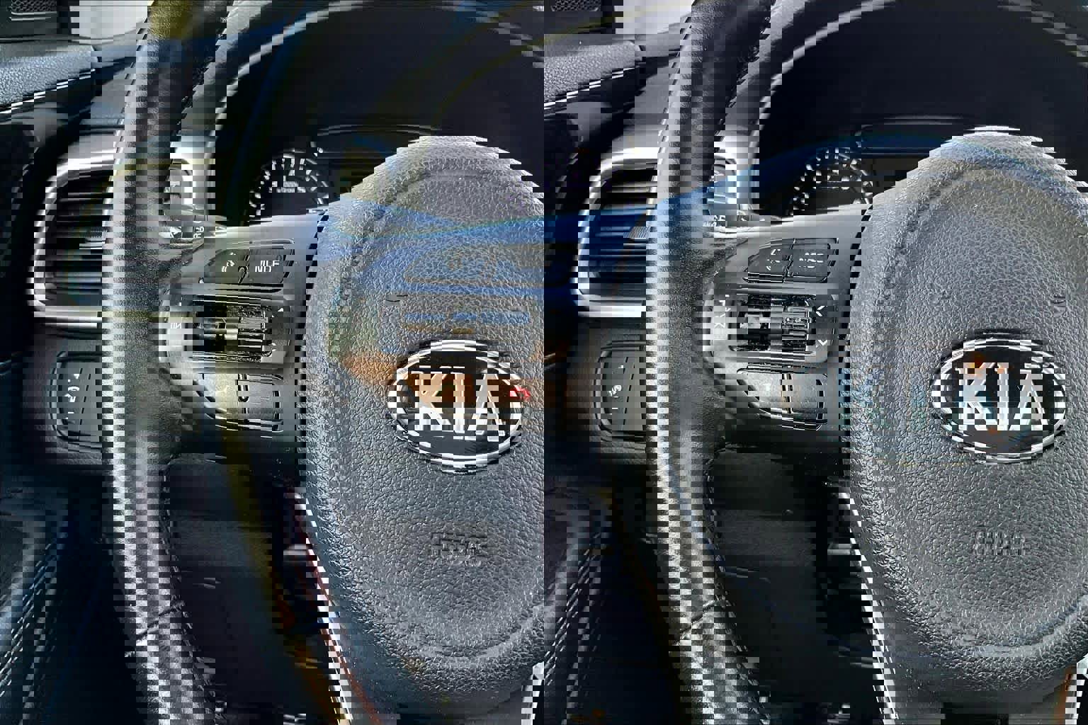 Used 2016 Kia Sorento LX w/ LX Convenience Package image 22