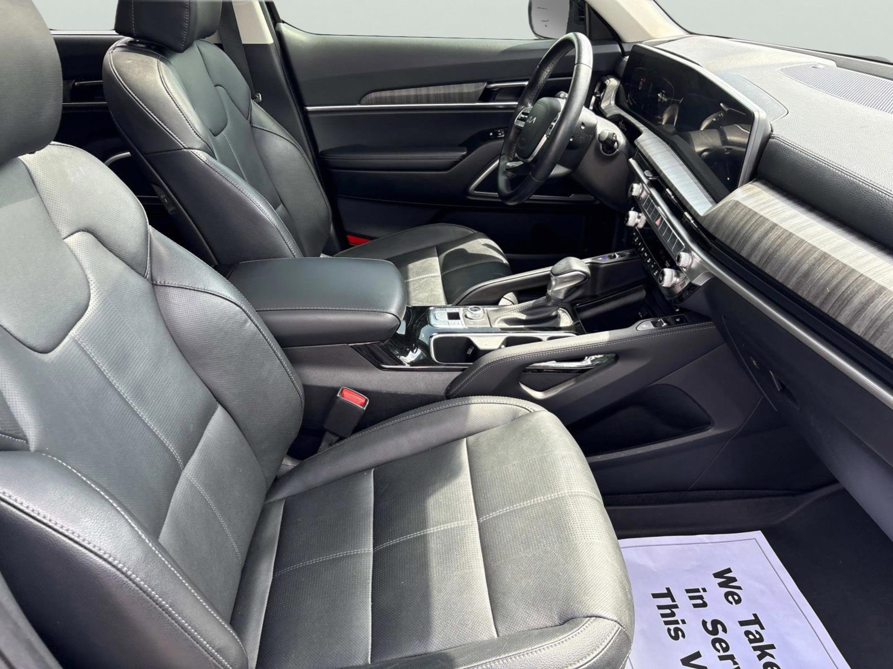 Used 2024 Kia Telluride EX w/ EX Captain's Chair Package AWD/4WD image 20