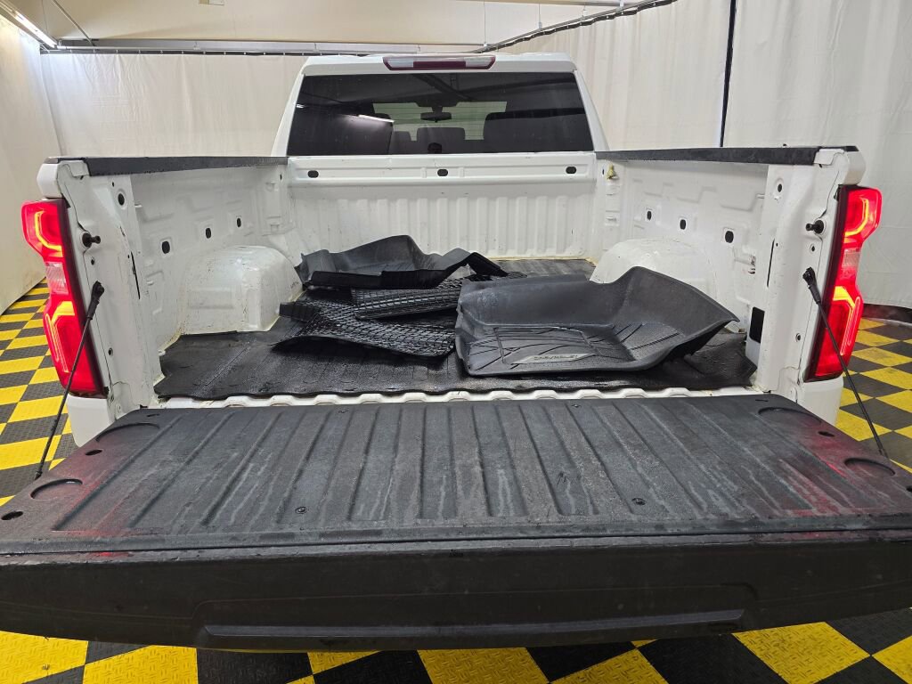 Used 2019 Chevrolet Silverado 1500 Custom w/ Custom Value Package RWD image 14