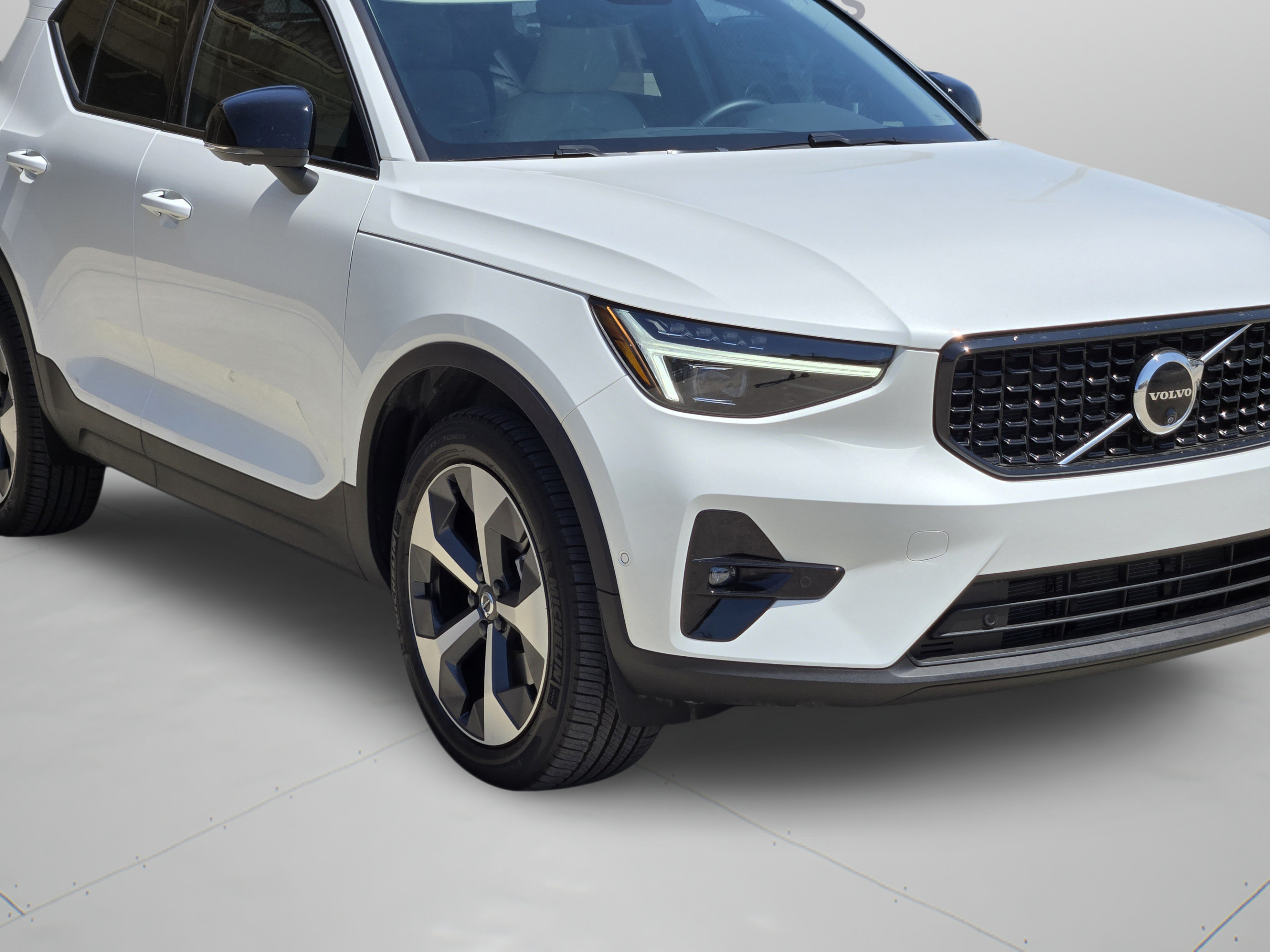 Certified 2026 Volvo XC40 B5 Plus w/ Protection Package Premier AWD/4WD image 29