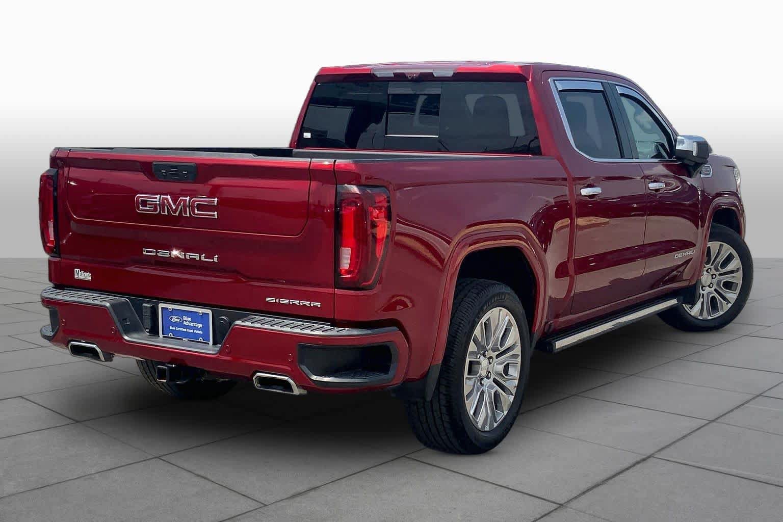Used 2022 GMC Sierra 1500 Denali w/ Denali Reserve Package AWD/4WD image 13