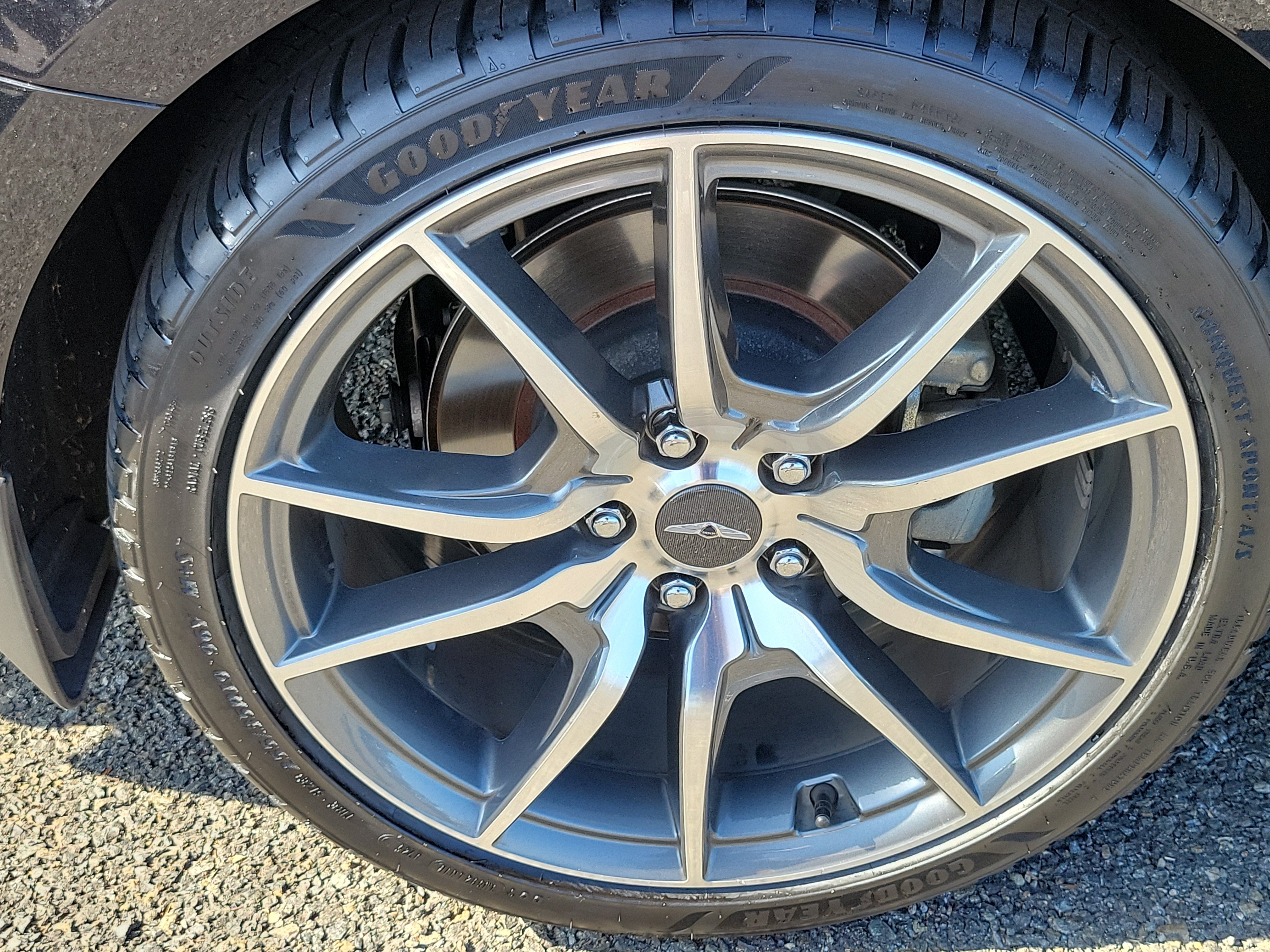 Certified 2023 Genesis G70 2.0T RWD image 25