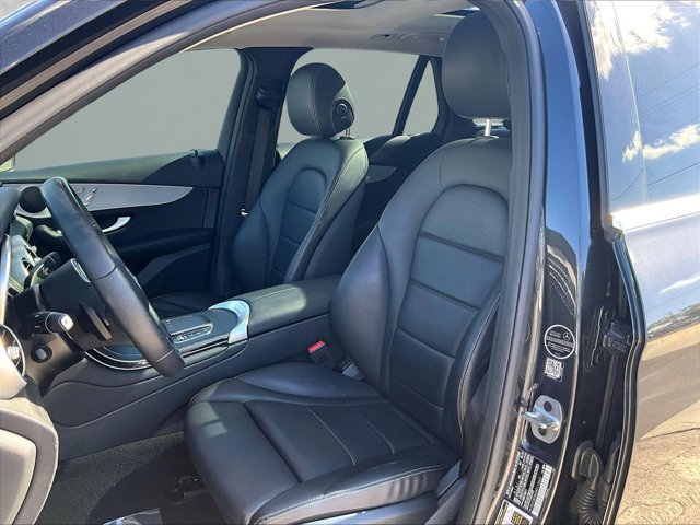 Used 2022 Mercedes-Benz GLC 300 image 27