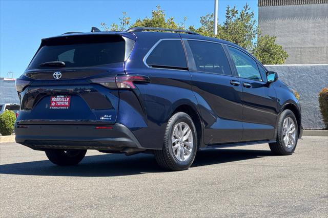 Certified 2024 Toyota Sienna XLE FWD image 2