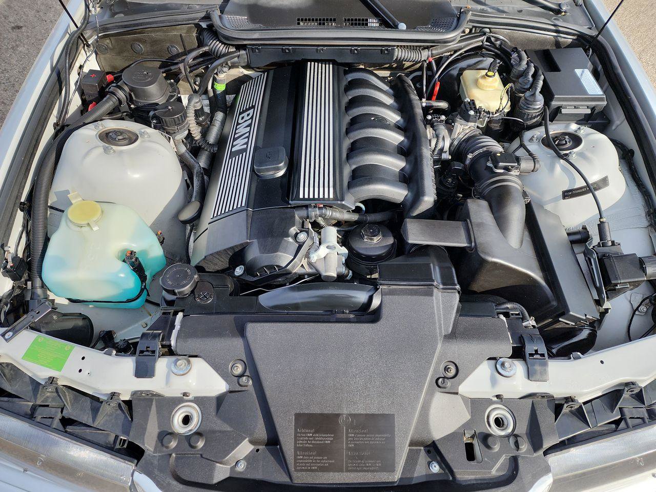 Used 1998 BMW 328i Convertible image 13