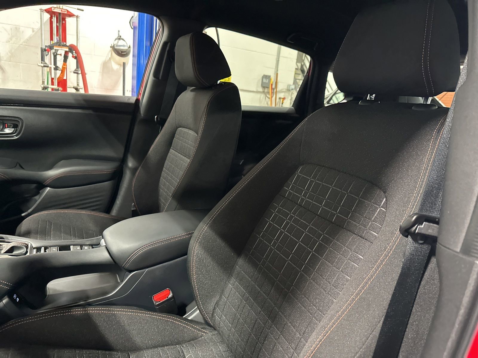 Used 2024 Honda HR-V Sport image 11