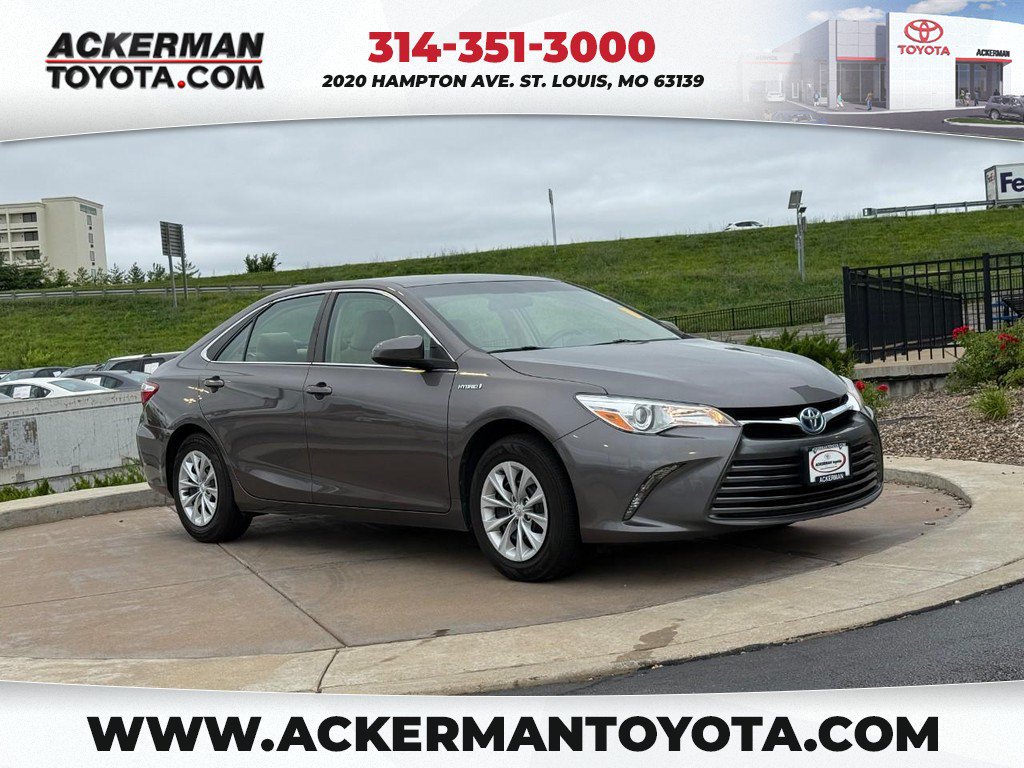 Used 2017 Toyota Camry LE FWD image 1