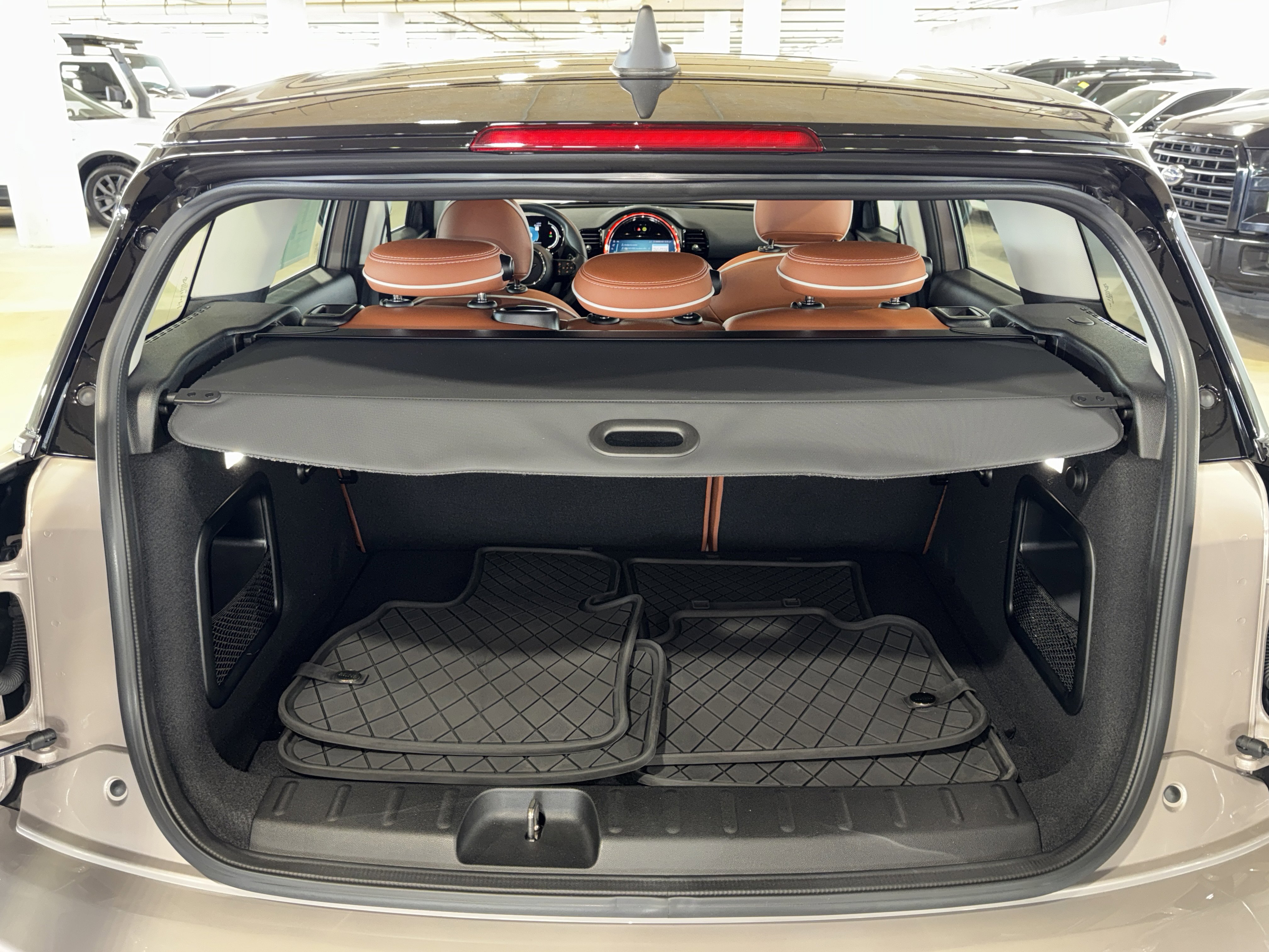 Used 2024 MINI Cooper Clubman S w/ Signature Upholstery Package image 17