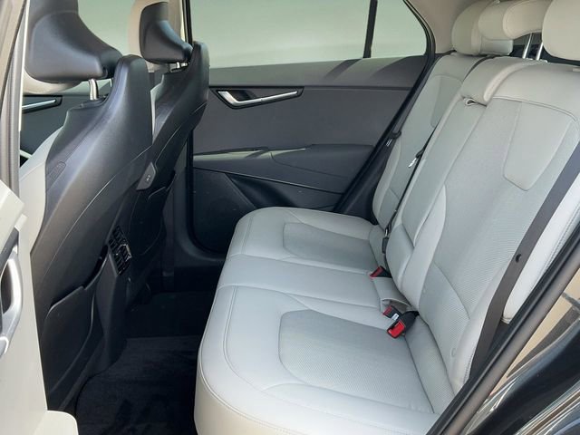 Used 2025 Kia Niro EX image 13