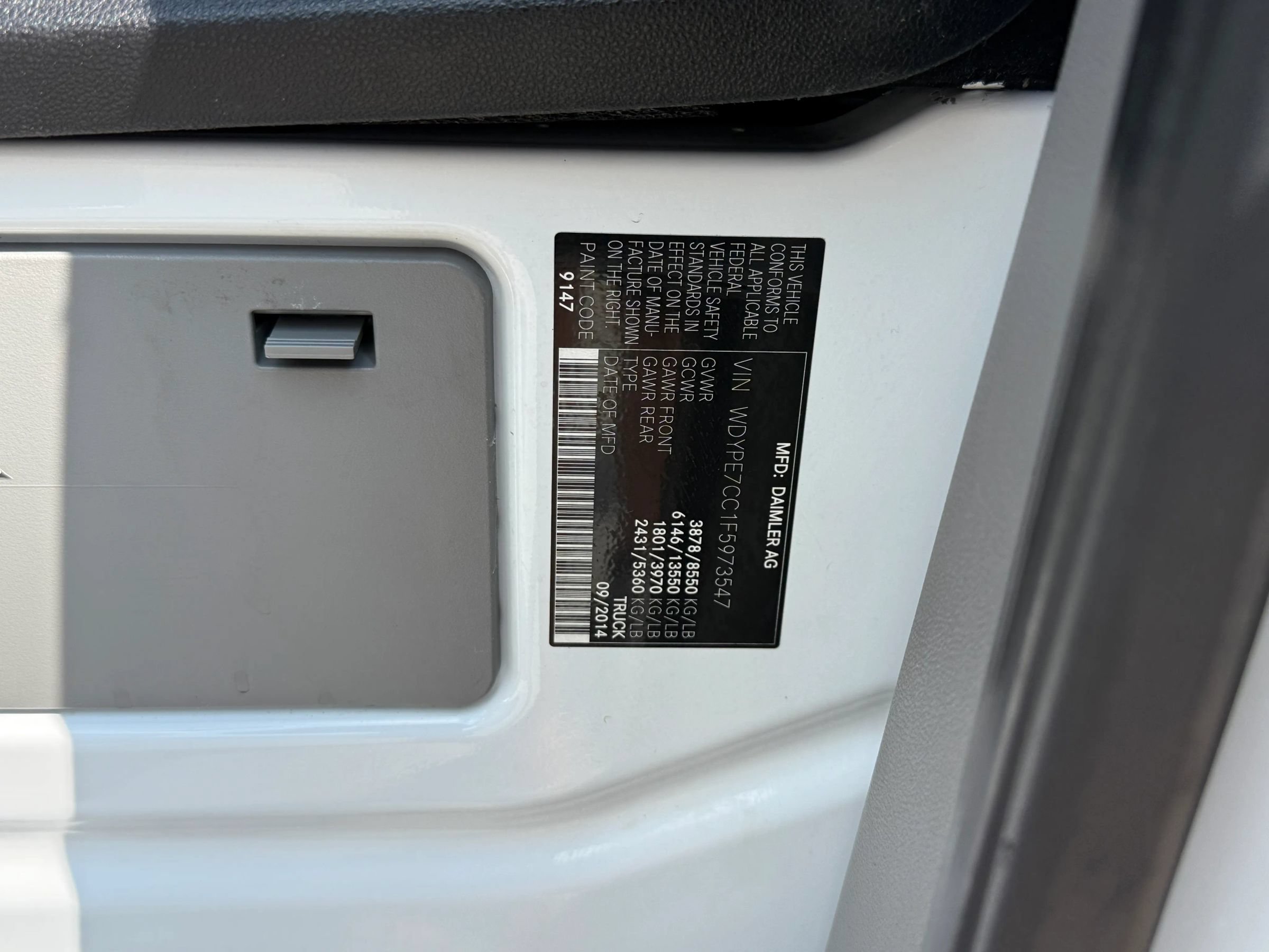 Used 2015 Freightliner Sprinter 2500 w/ Additional Battery Package RWD image 19