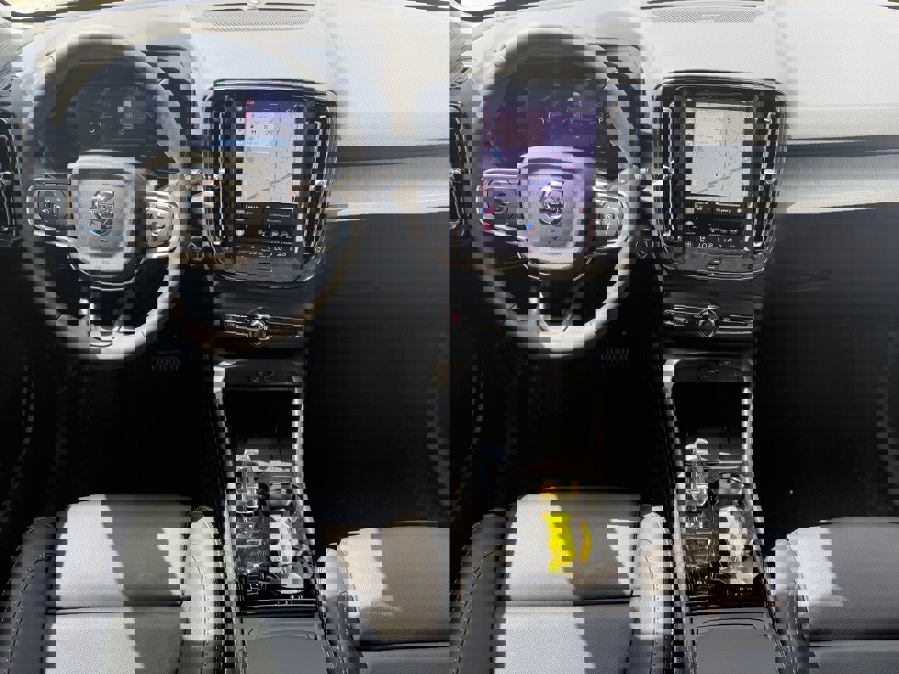 New 2026 Volvo XC40 B5 Ultra w/ Protection Package Premier image 9