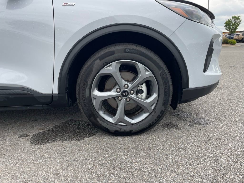 Used 2025 Ford Escape ST-Line FWD image 31