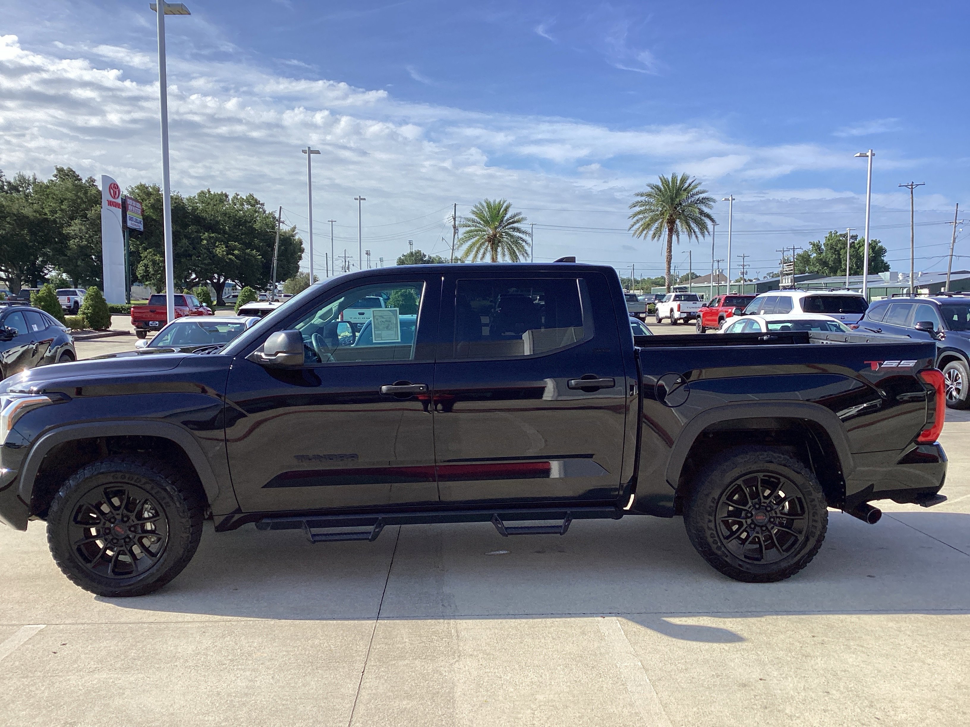 Used 2023 Toyota Tundra SR5 AWD/4WD image 4