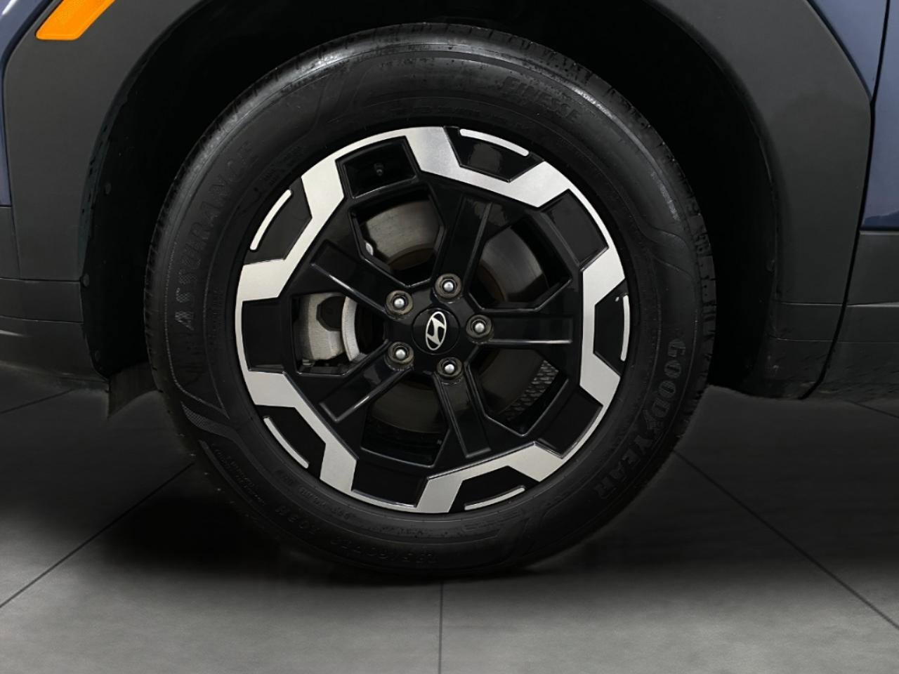 Certified 2025 Hyundai Santa Fe SEL image 12