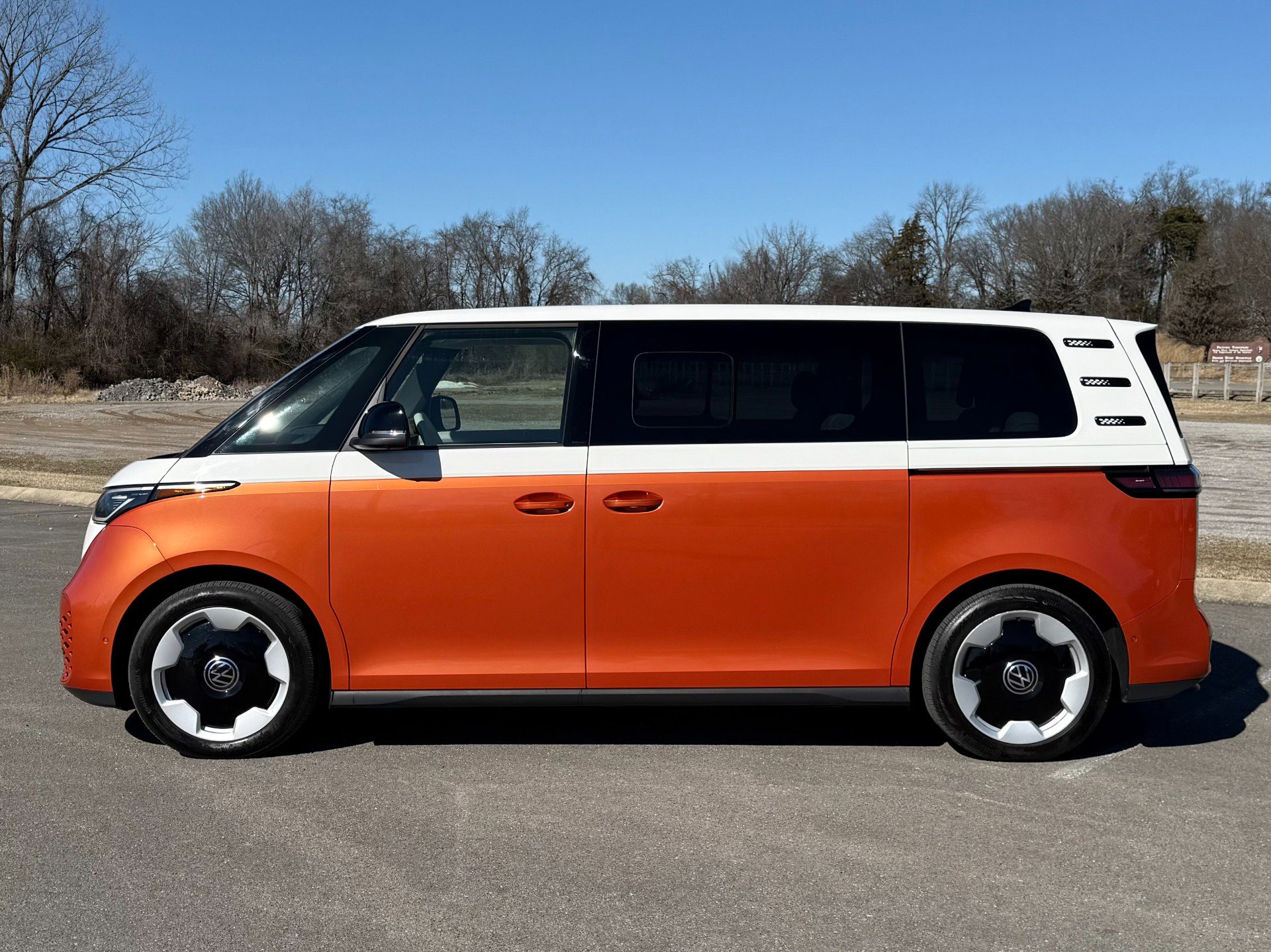 Used 2025 Volkswagen ID. Buzz Pro S Plus image 8